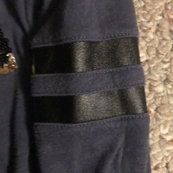 SOLD- PINk L/S gray shirt with leopard sequin GUC - Picture 4 of 5